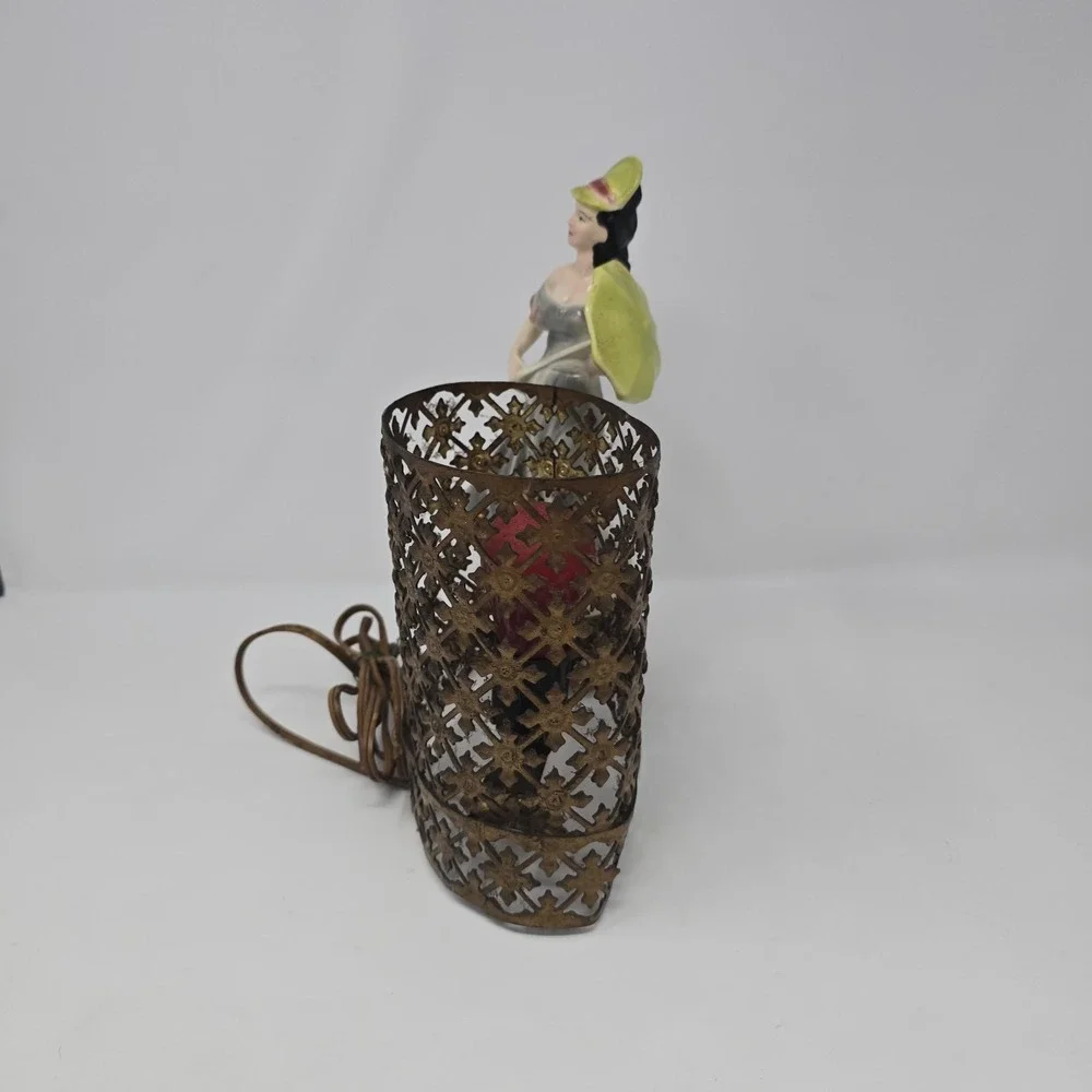 Rare Vintage Sierra Columbia TV Lamp Light Victorian Woman Figural (Working)